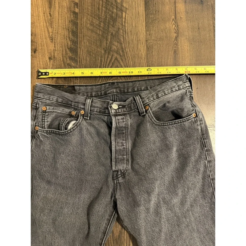 Vintage 90s Levis 501 Button Fly Jeans Black Faded Denim Size 33x30 Mens